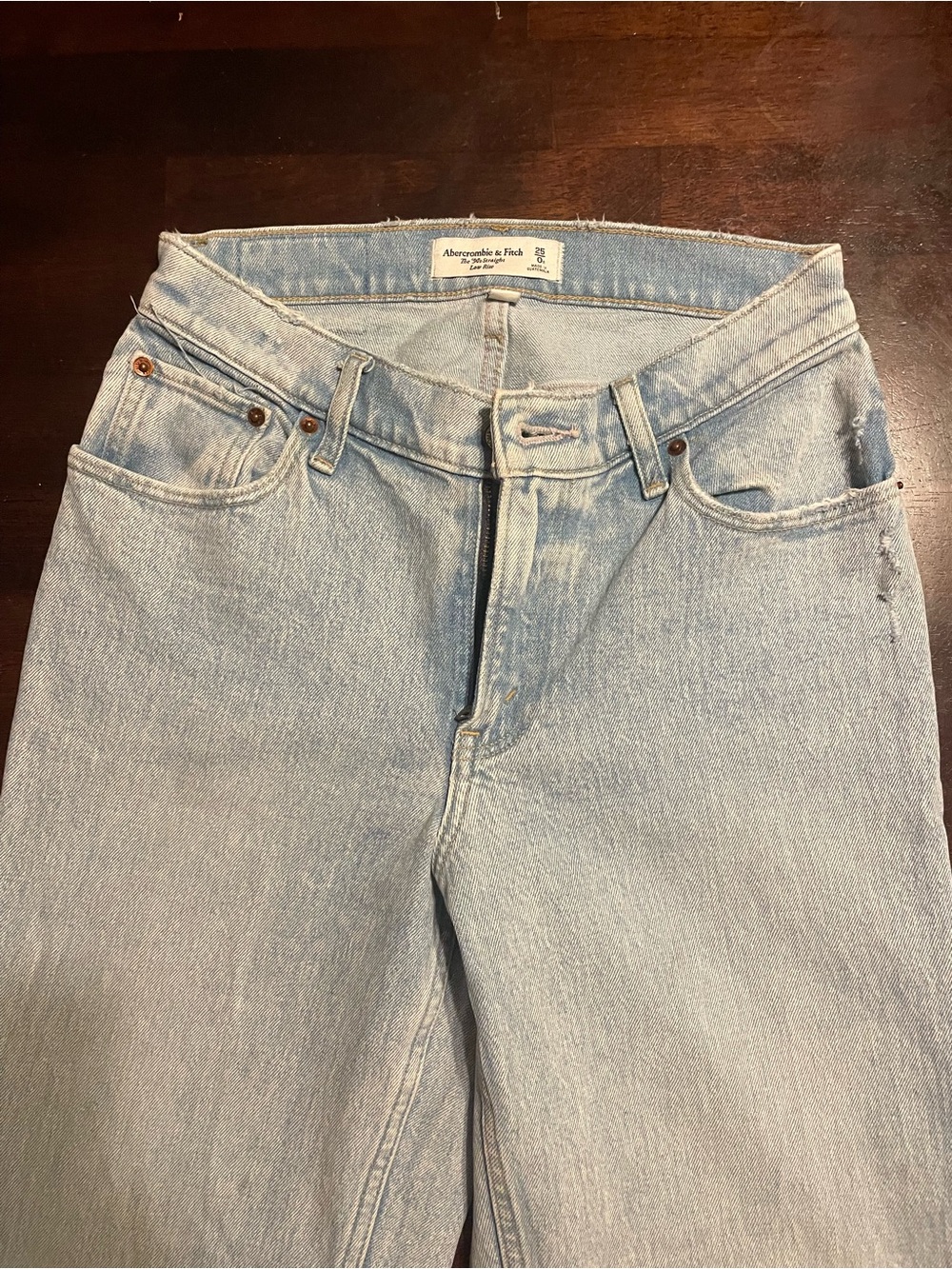 Abercrombie 90's Straight Low Rise Jeans